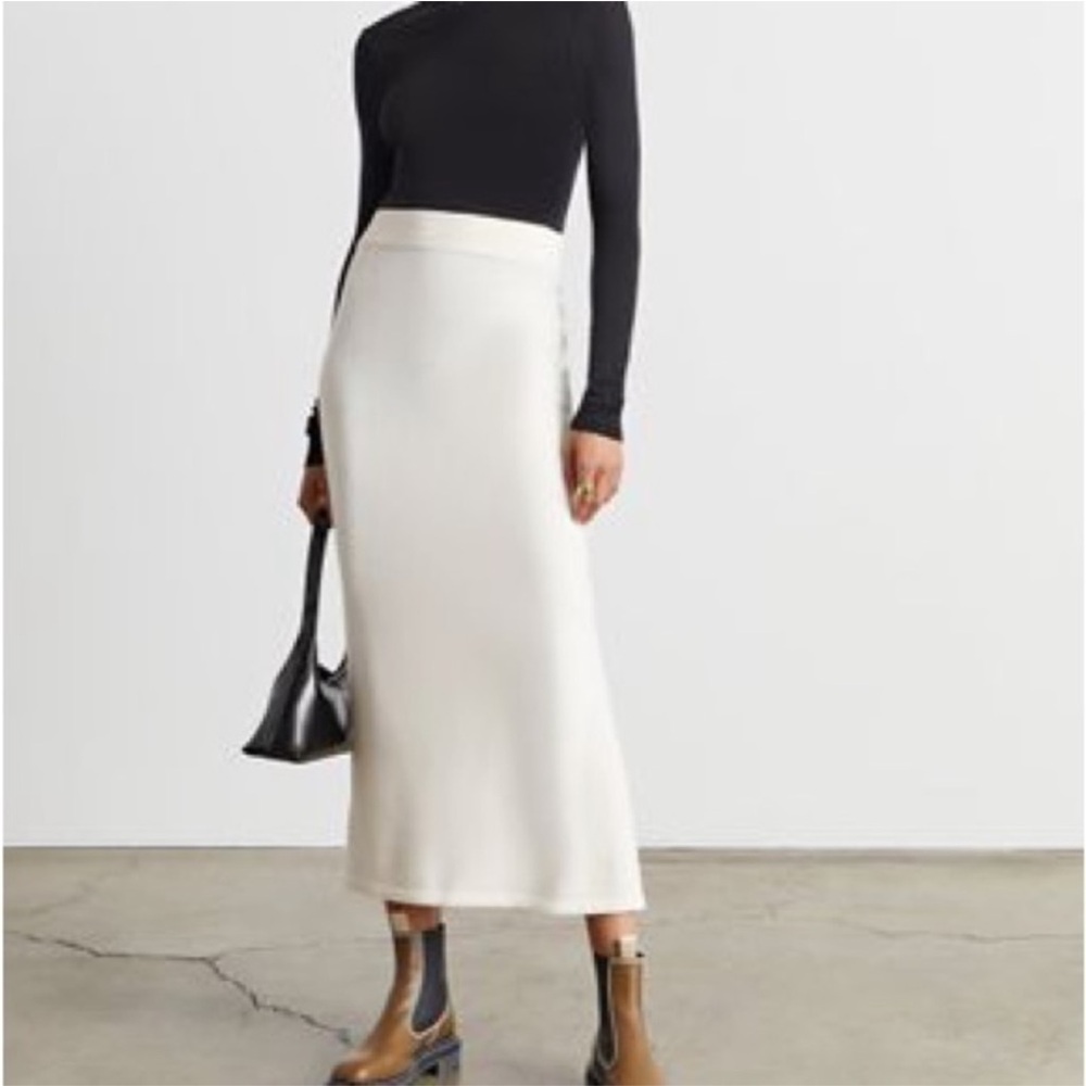 NWT Elegant Cream “Lulu” herringbone knit Midi Skirt